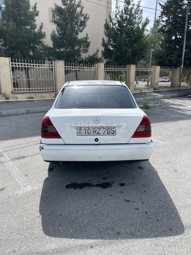 Mercedes C 180