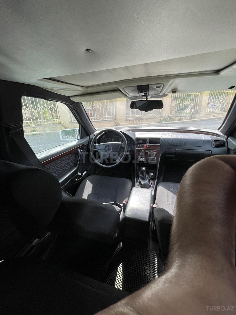Mercedes C 180