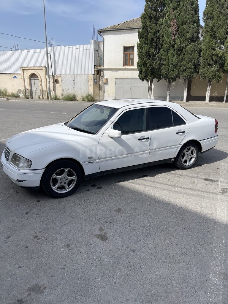 Mercedes C 180