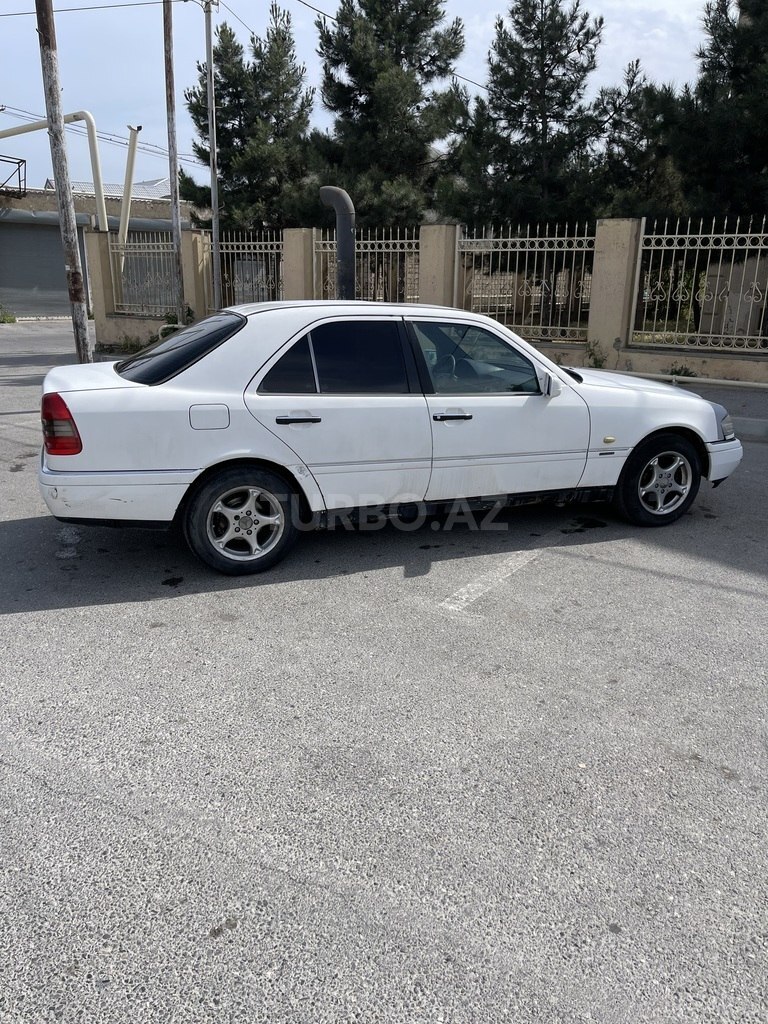 Mercedes C 180