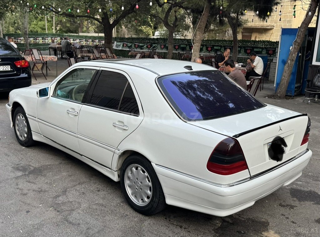 Mercedes C 230