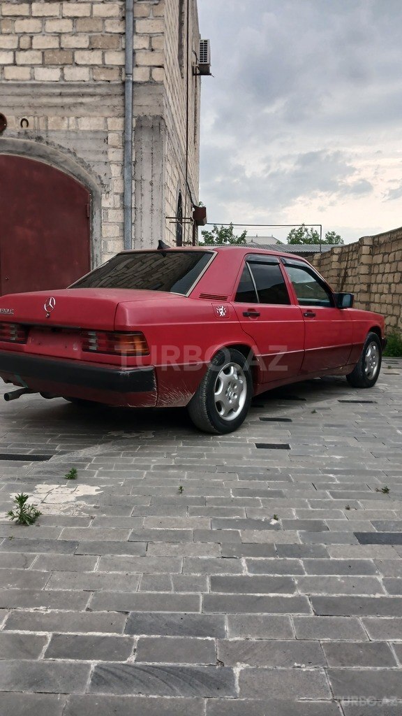 Mercedes 190