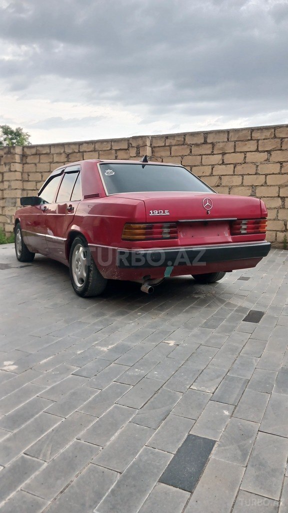 Mercedes 190