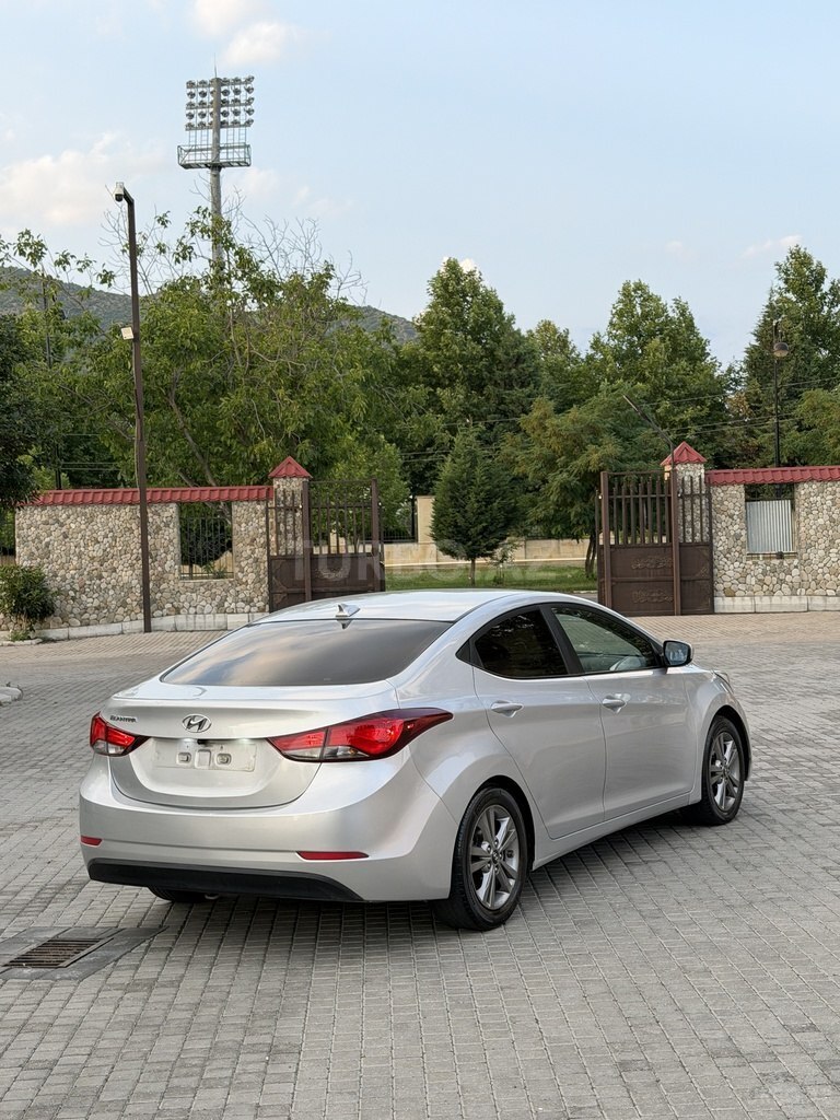 Hyundai Elantra