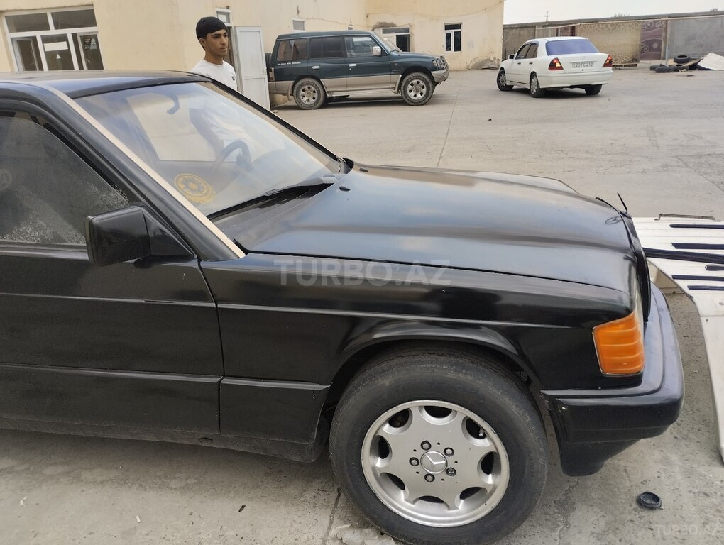 Mercedes 190