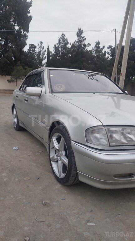 Mercedes C 200