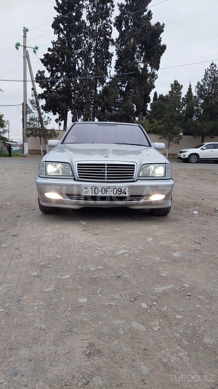 Mercedes C 200