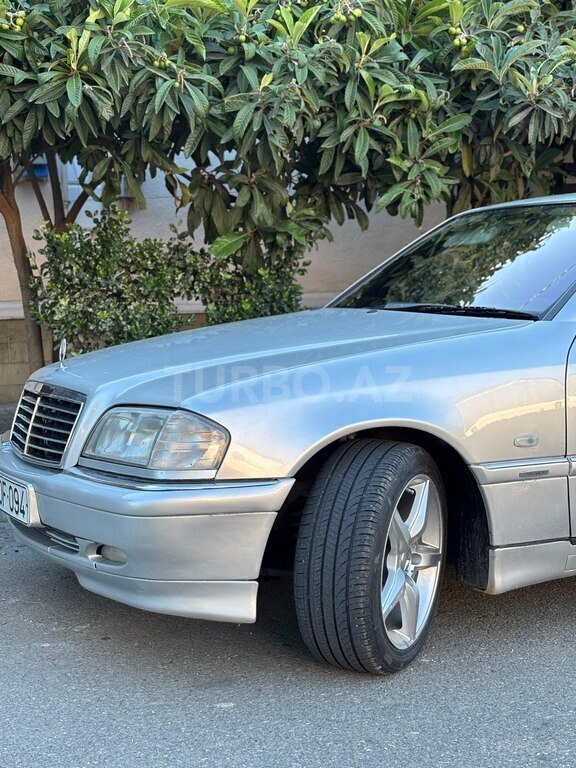 Mercedes C 200