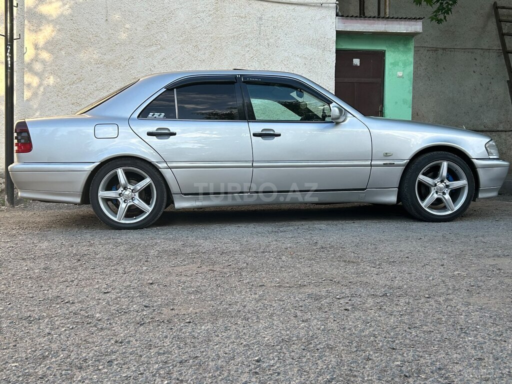 Mercedes C 200