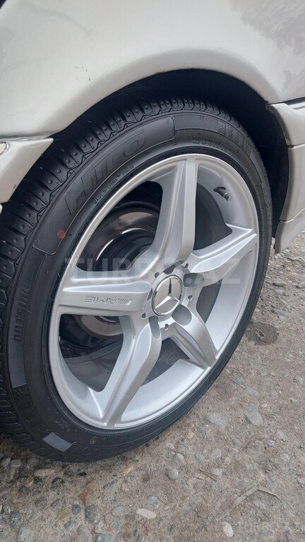 Mercedes C 200