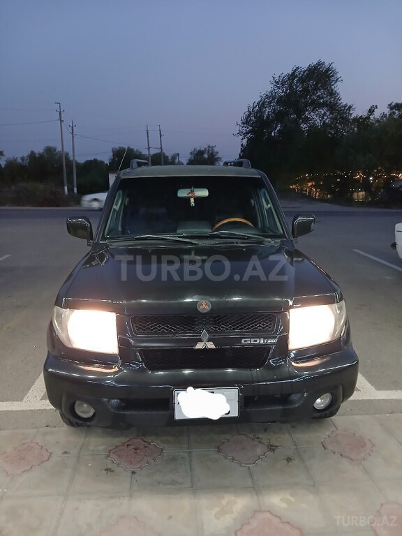 Mitsubishi Pajero io