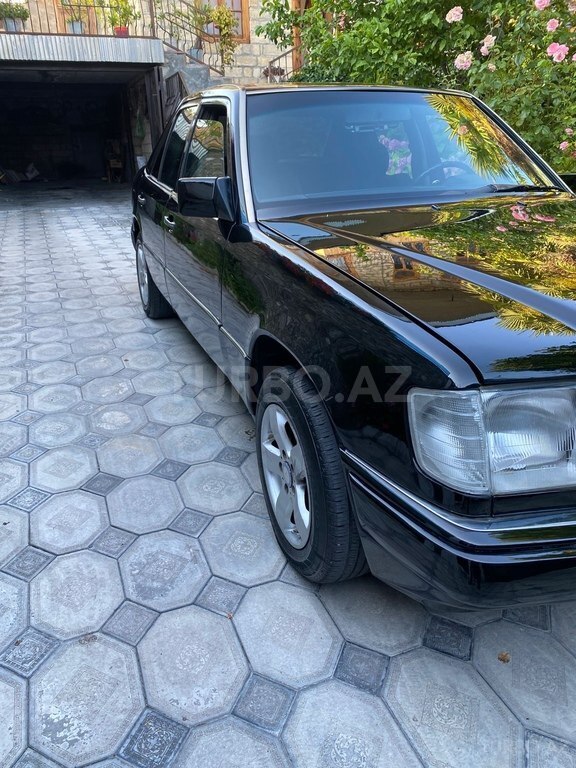 Mercedes E 220
