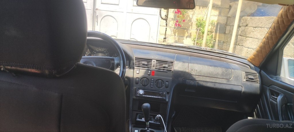 Mercedes C 220