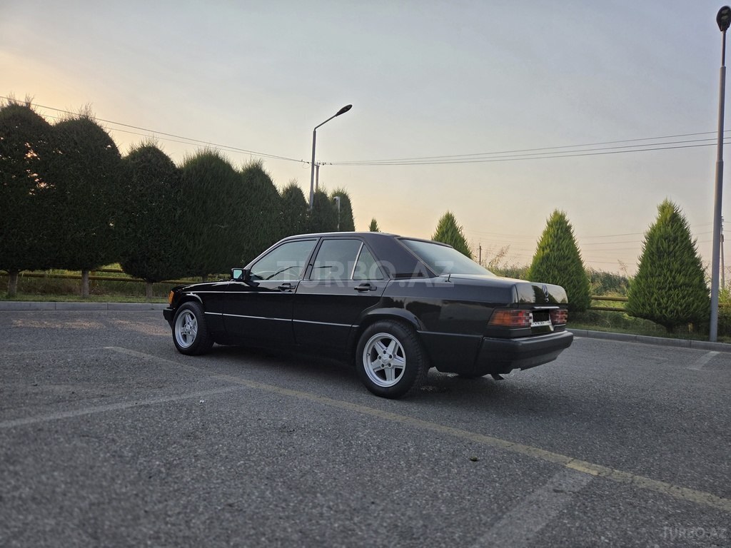 Mercedes 190