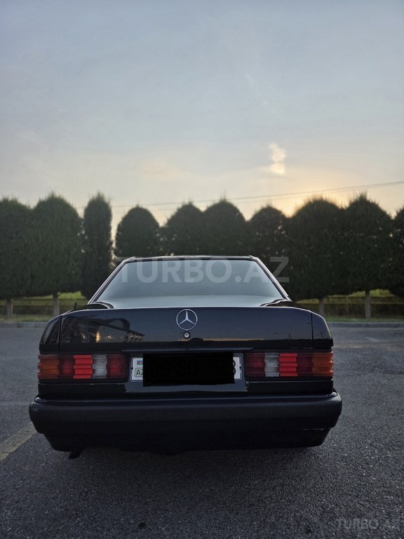 Mercedes 190