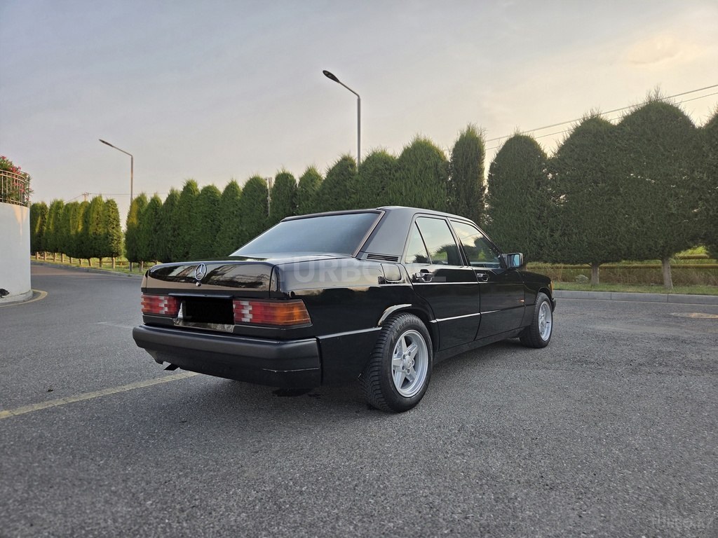 Mercedes 190