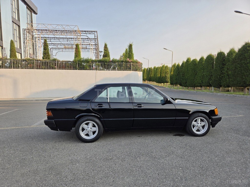 Mercedes 190
