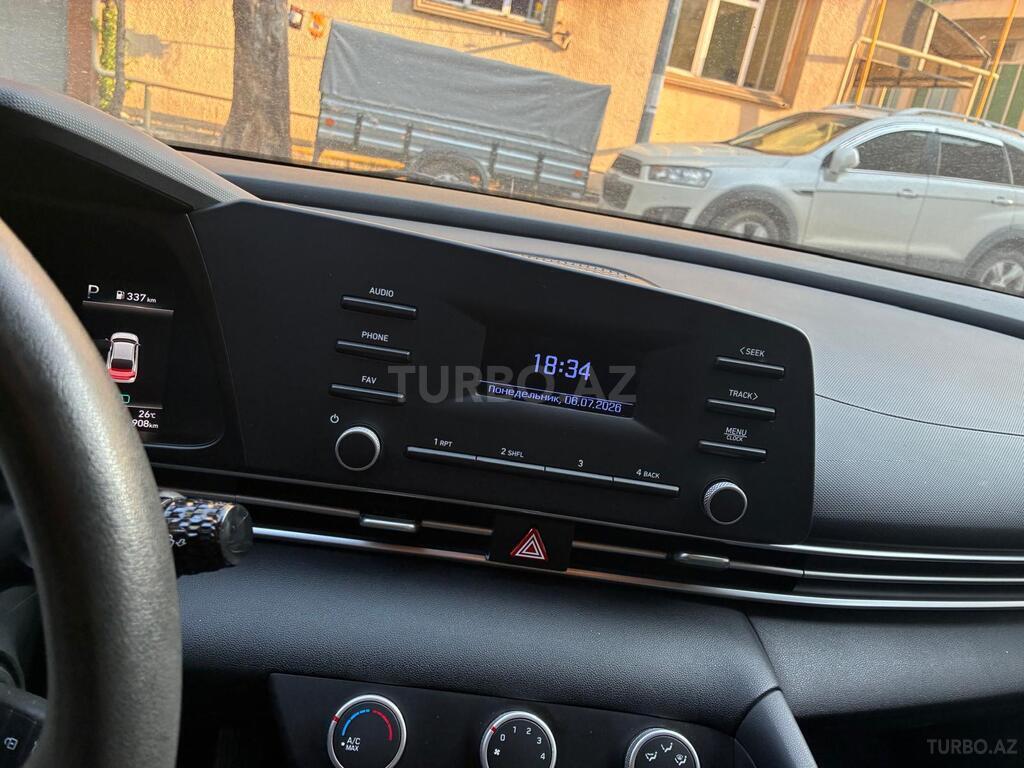 Hyundai Elantra
