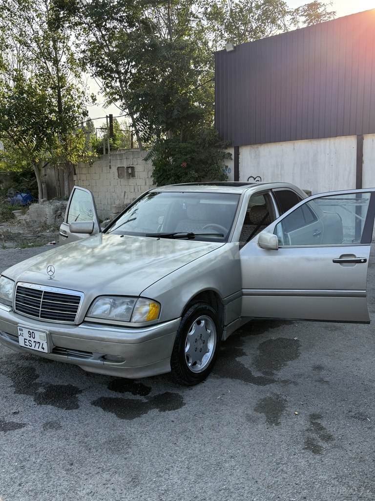 Mercedes C 230