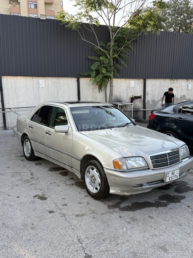Mercedes C 230