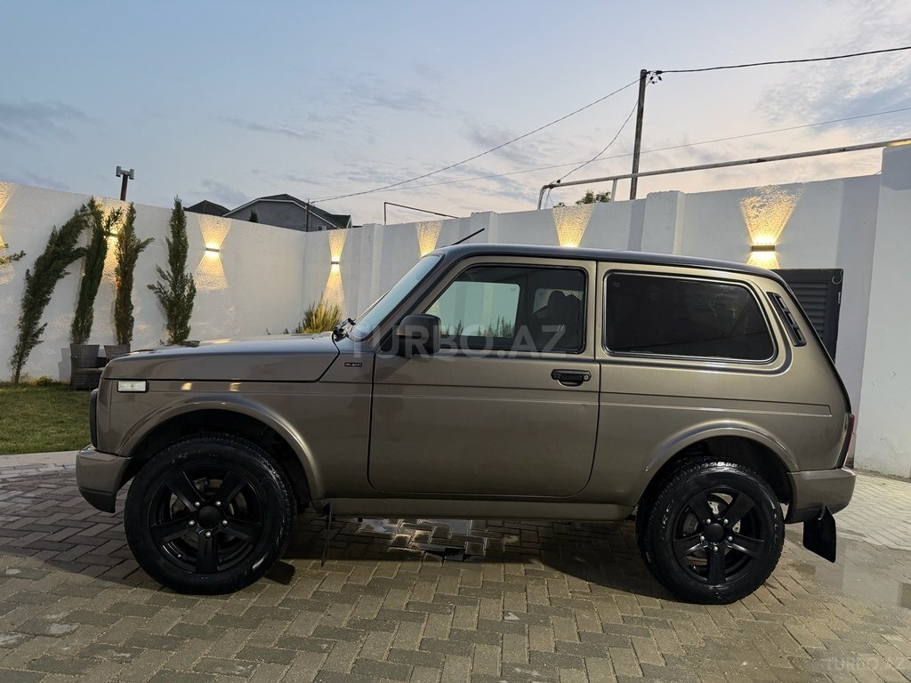 LADA (VAZ) Niva