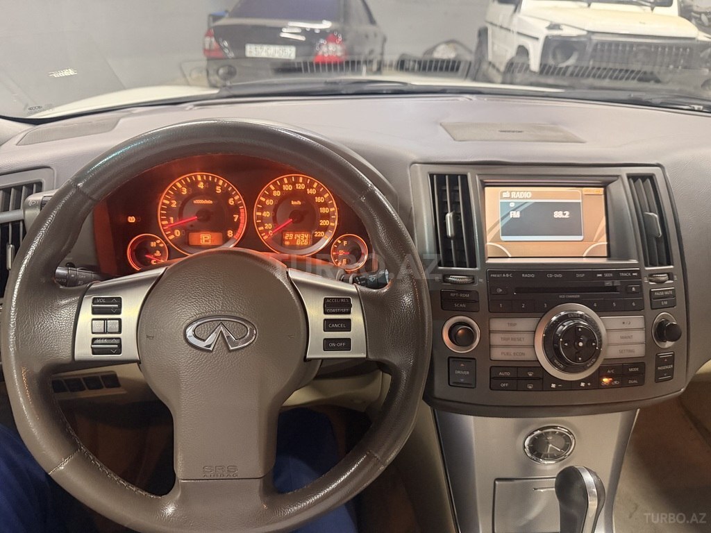 Infiniti FX35