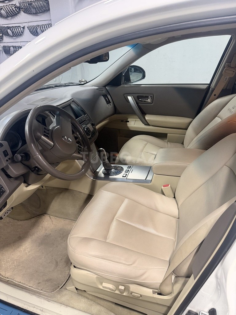 Infiniti FX35