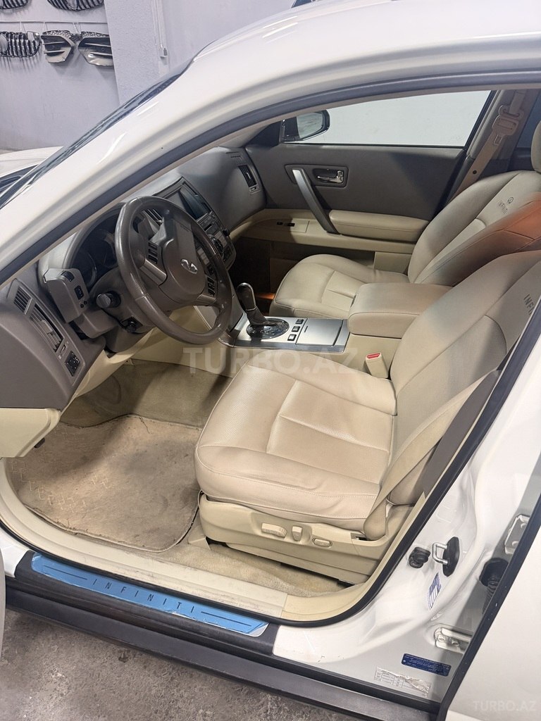 Infiniti FX35