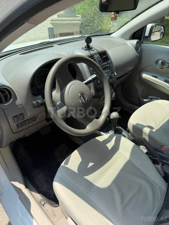 Nissan Sunny