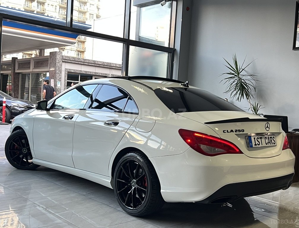 Mercedes CLA 250