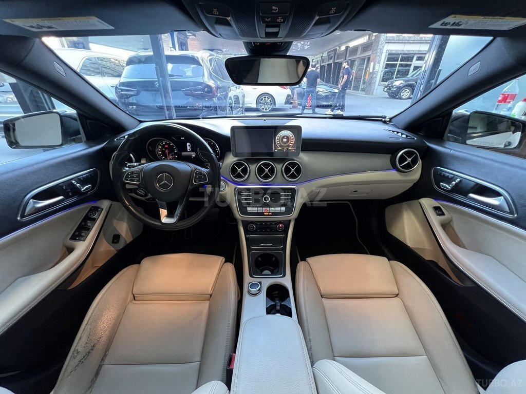 Mercedes CLA 250
