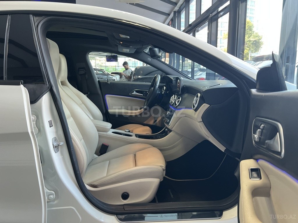 Mercedes CLA 250