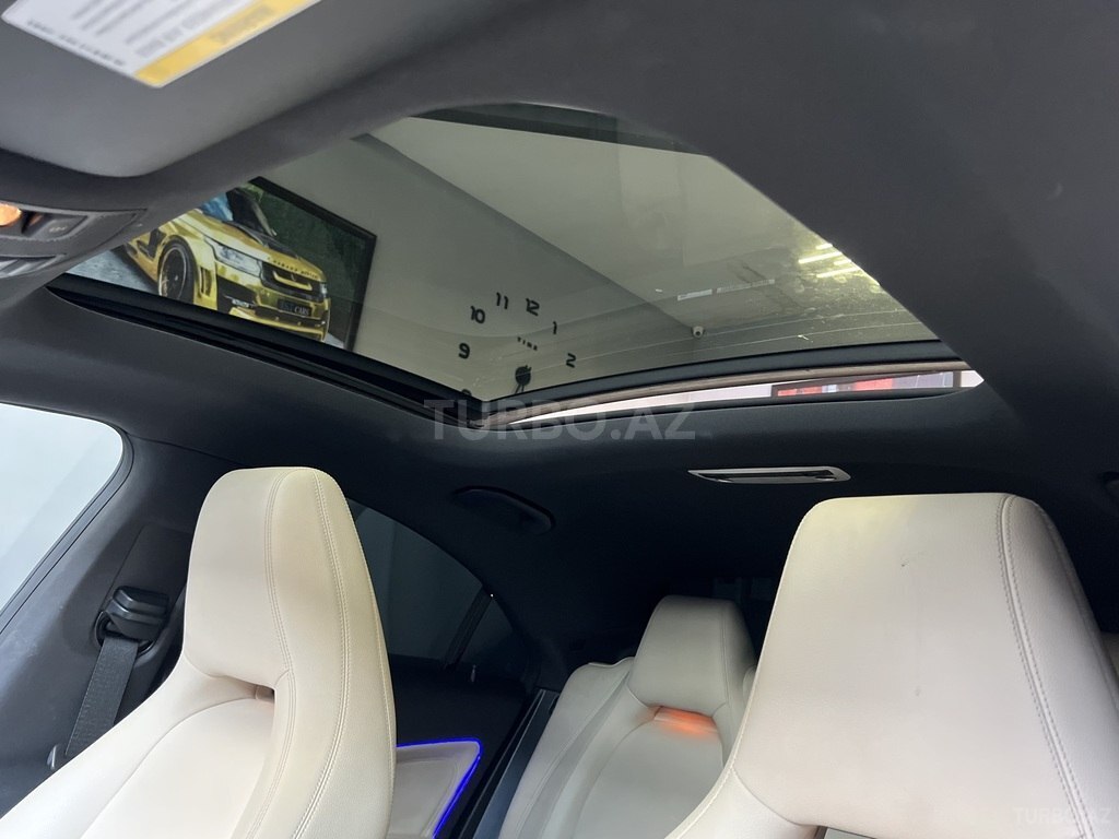Mercedes CLA 250