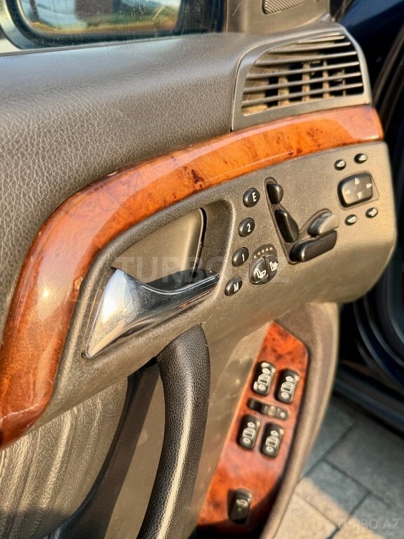 Mercedes S 320