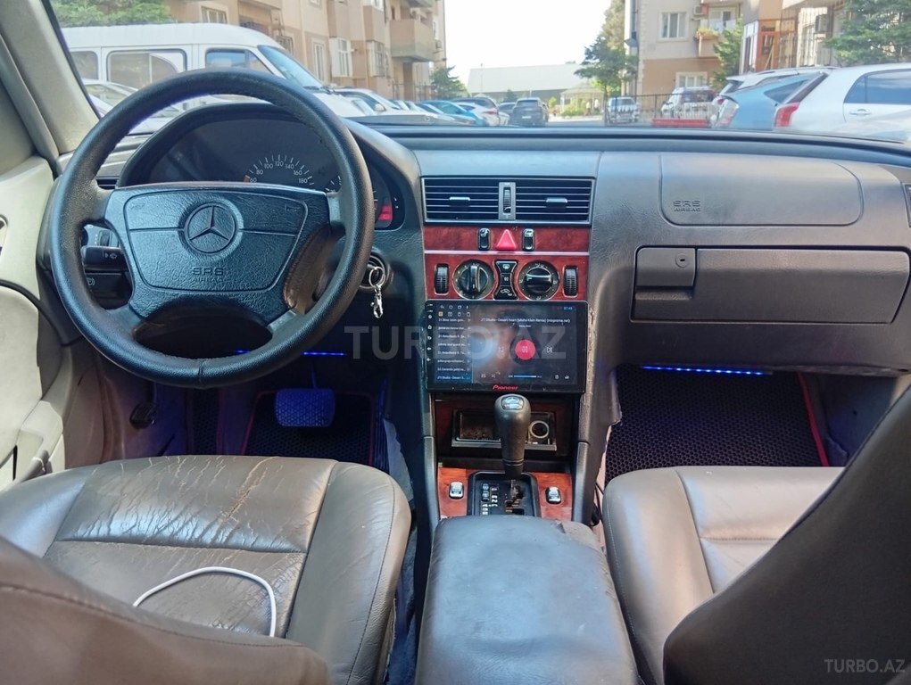 Mercedes C 180