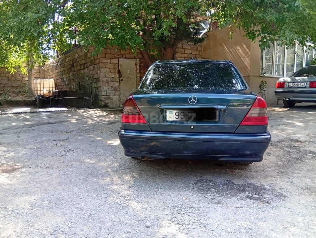 Mercedes C 180