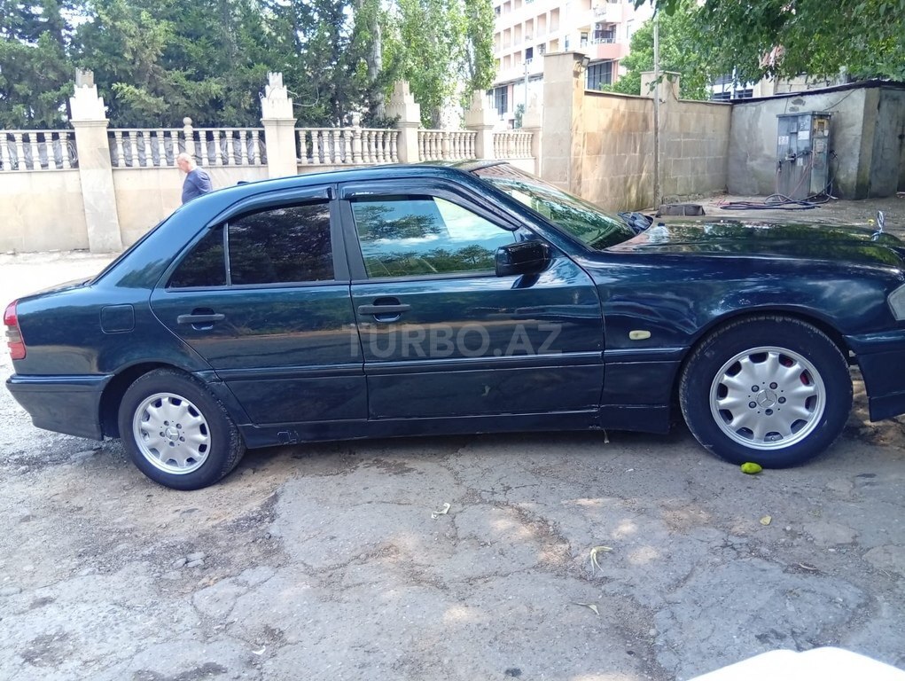 Mercedes C 180