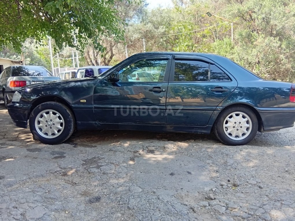 Mercedes C 180