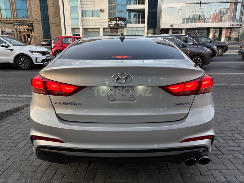 Hyundai Elantra