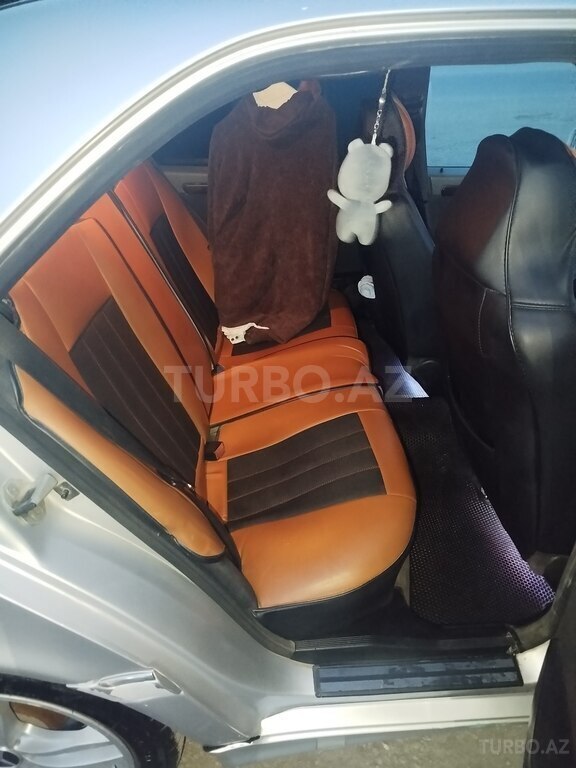 Mercedes C 200