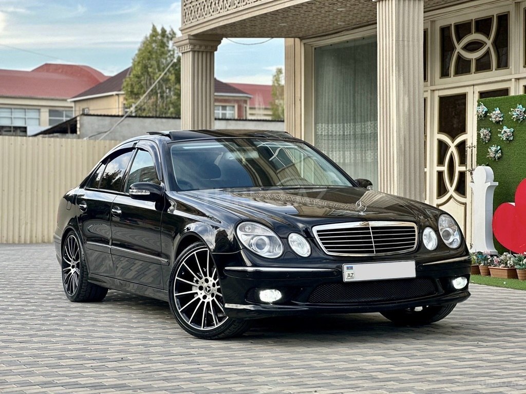 Mercedes E 320, 3.2 L, 2004 il, 266 246 km
