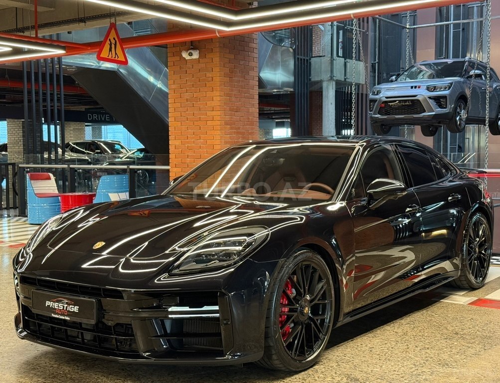 Porsche Panamera GTS, 4.0 L, 2024 il, 12 000 km