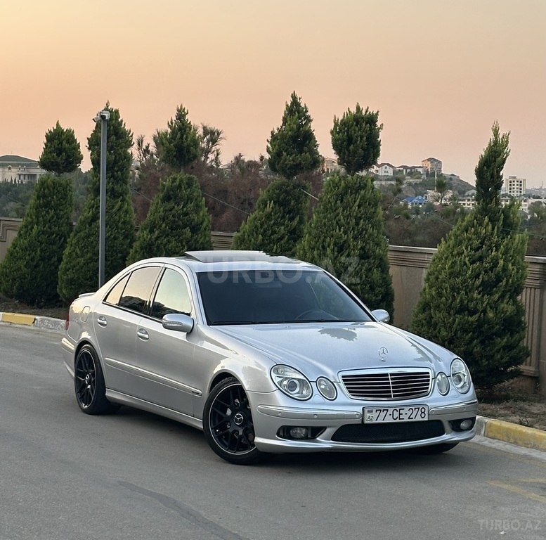 Mercedes E 320, 3.2 L, 2002 il, 281 360 km
