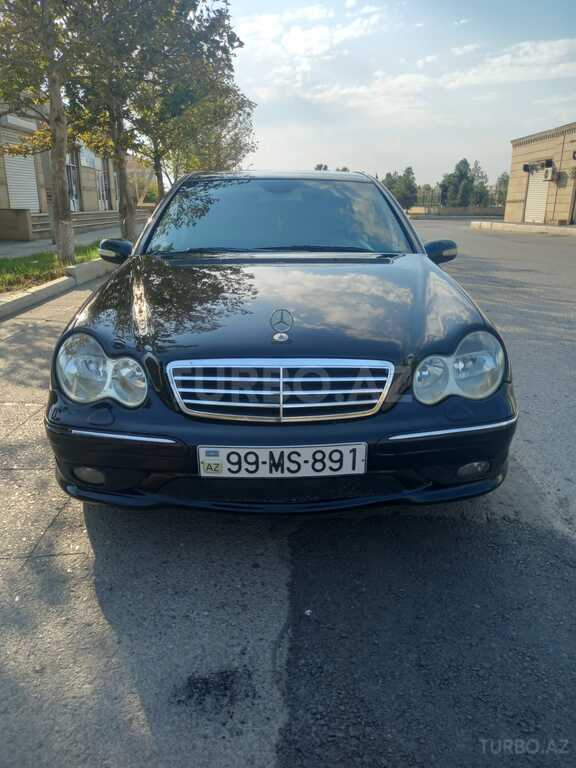 Mercedes C 230, 2.5 L, 2005 il, 235 000 km