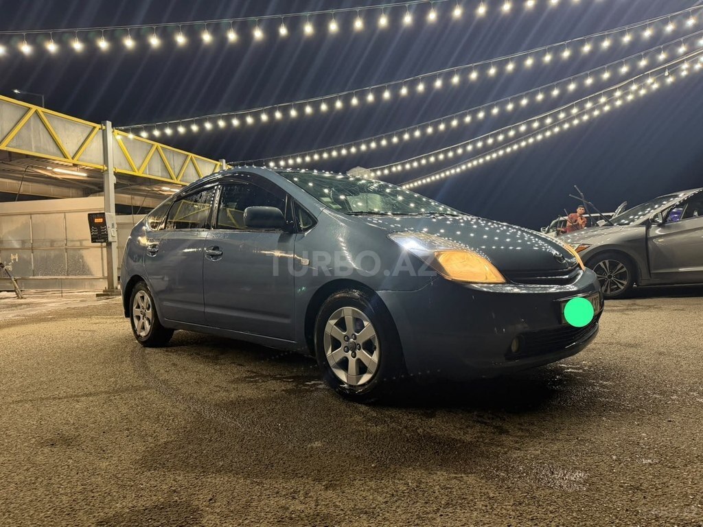 Toyota Prius, 1.5 L, 1.3 kWh, 2005 il, 299 999 km