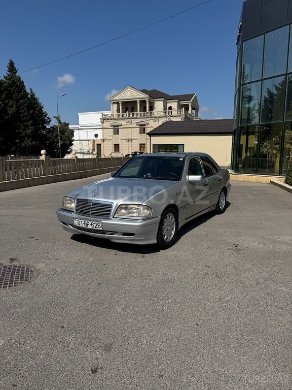 Mercedes C 180, 1.8 L, 1994 il, 450 123 km