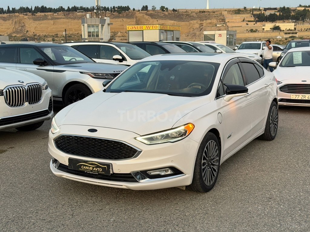 Ford Fusion (North America), 2.0 L, 7.6 kWh, 2017 il, 156 000 km