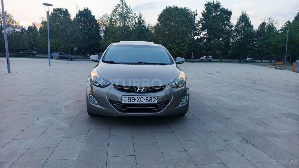 Hyundai Elantra, 1.8 L, 2010 il, 250 000 km