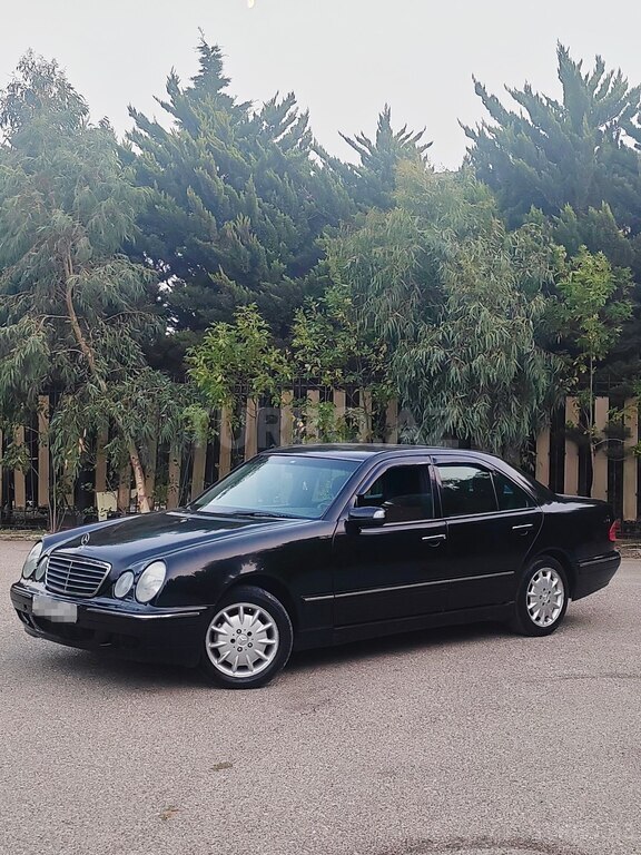 Mercedes E 240, 2.4 L, 1998 il, 350 000 km
