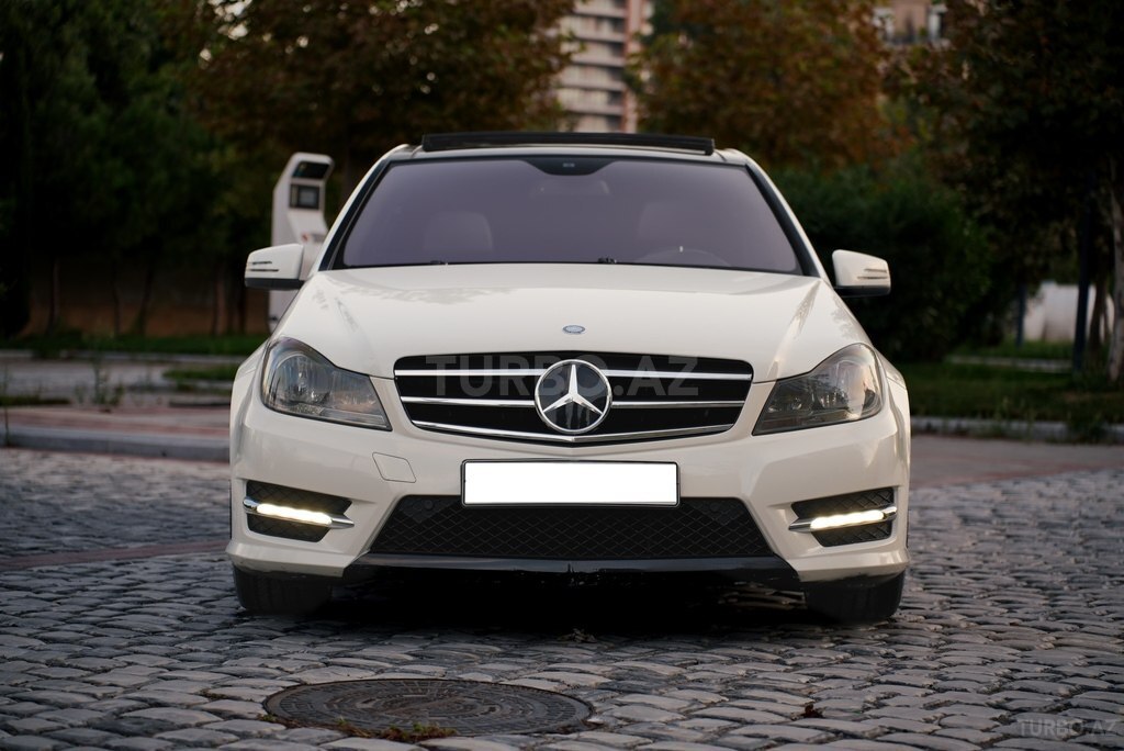 Mercedes C 350 4MATIC, 3.5 L, 2012 il, 205 000 km